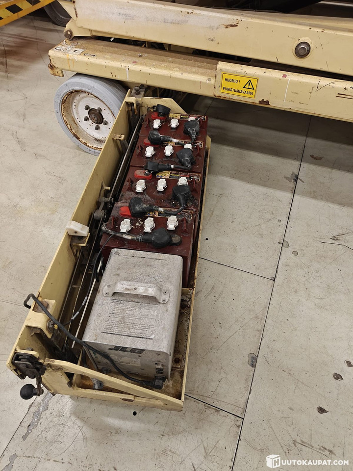 Plataforma de tijeras JLG 2646E2, 246 scissor lift, Vantaa: foto 13 Plataforma de tijeras JLG 2646E2, 246 scissor lift, Vantaa: foto 13