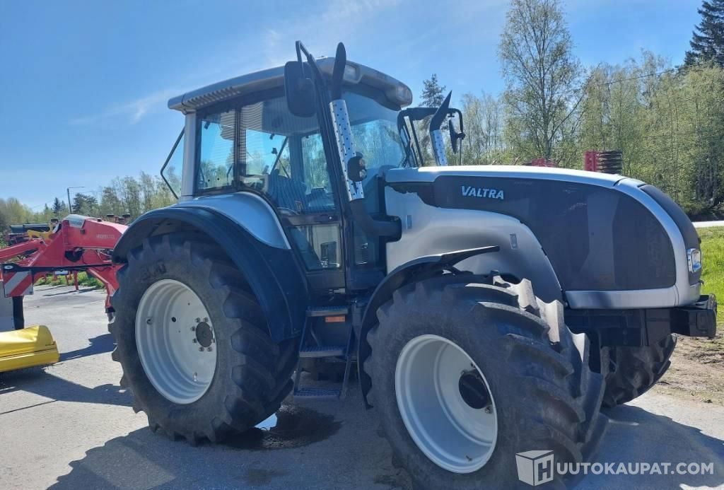 Valtra M 120 E, VAIN 2932 h, Okraspecial, 2004, Kokkola - Maquinaria agrícola: foto 2 Valtra M 120 E, VAIN 2932 h, Okraspecial, 2004, Kokkola - Maquinaria agrícola: foto 2