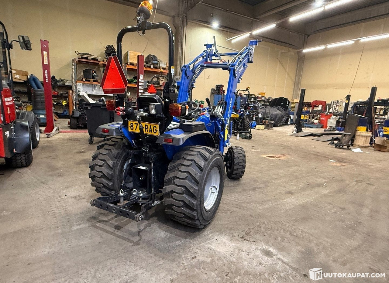 Solis 26 4WD 6+2 with front loader, 2023, 1.3 L, Diesel, 241 h, Helsinki - Mini tractor: foto 4 Solis 26 4WD 6+2 with front loader, 2023, 1.3 L, Diesel, 241 h, Helsinki - Mini tractor: foto 4