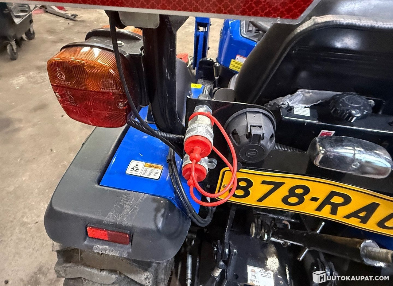 Solis 26 4WD 6+2 with front loader, 2023, 1.3 L, Diesel, 241 h, Helsinki - Mini tractor: foto 5 Solis 26 4WD 6+2 with front loader, 2023, 1.3 L, Diesel, 241 h, Helsinki - Mini tractor: foto 5