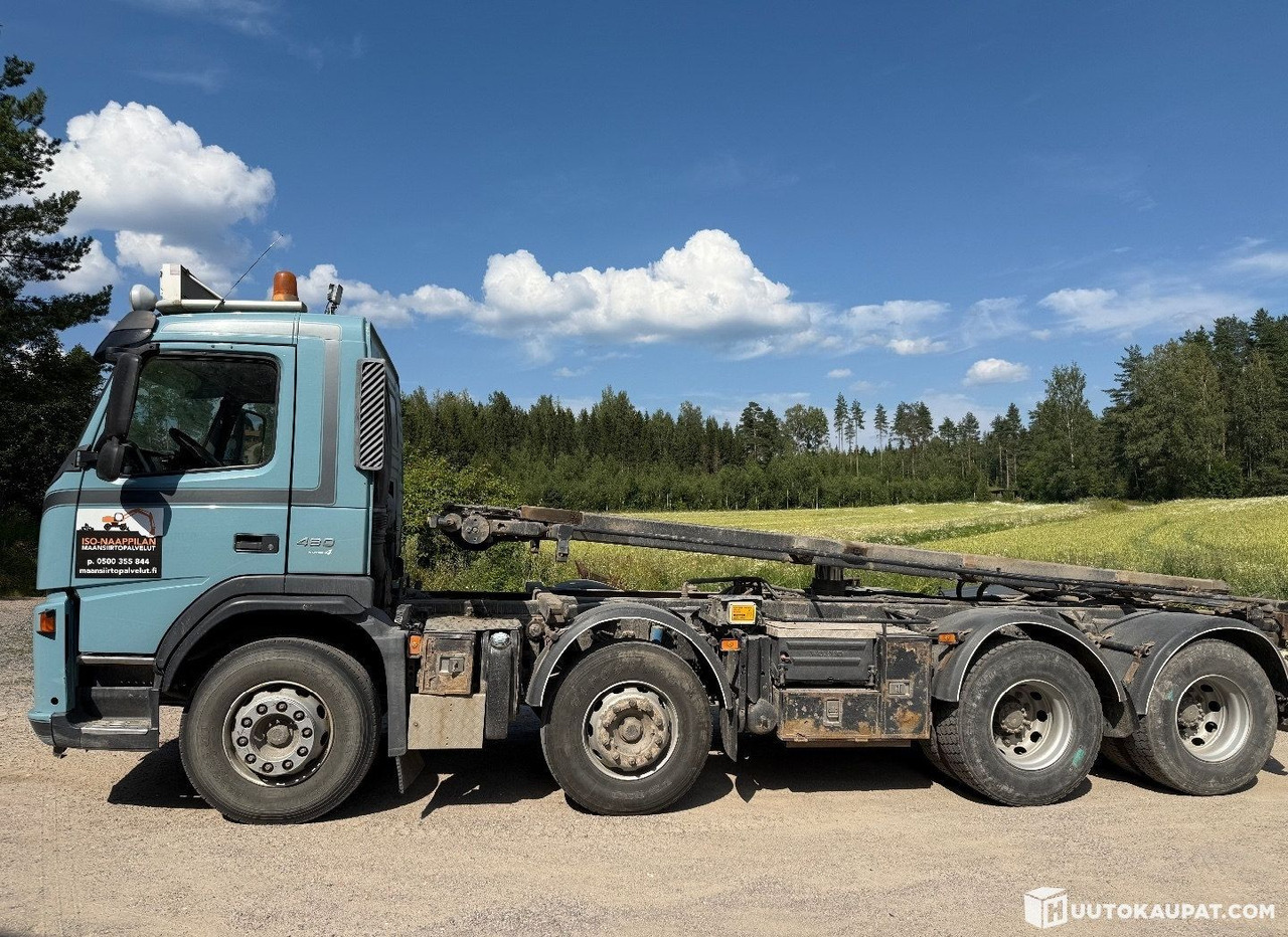 Volvo FM480 8x4, cable hook-lift truck, 2008, Lahti - Camión volquete: foto 1 Volvo FM480 8x4, cable hook-lift truck, 2008, Lahti - Camión volquete: foto 1