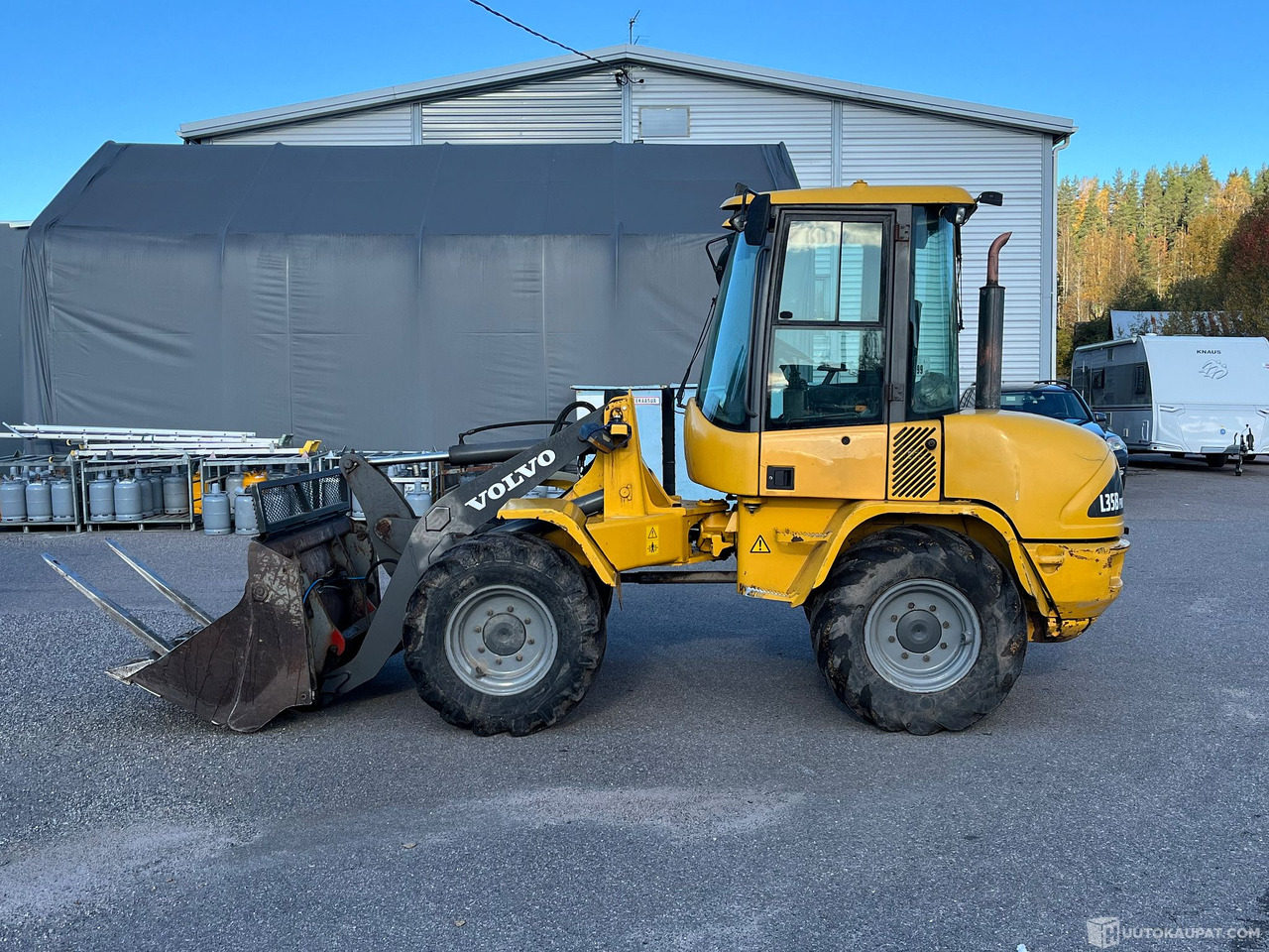 Volvo L35B Pro, pyöräkuormaaja avattavalla kauhalla ja piikeillä, 2005, Vihti - Cargadora de ruedas: foto 2 Volvo L35B Pro, pyöräkuormaaja avattavalla kauhalla ja piikeillä, 2005, Vihti - Cargadora de ruedas: foto 2
