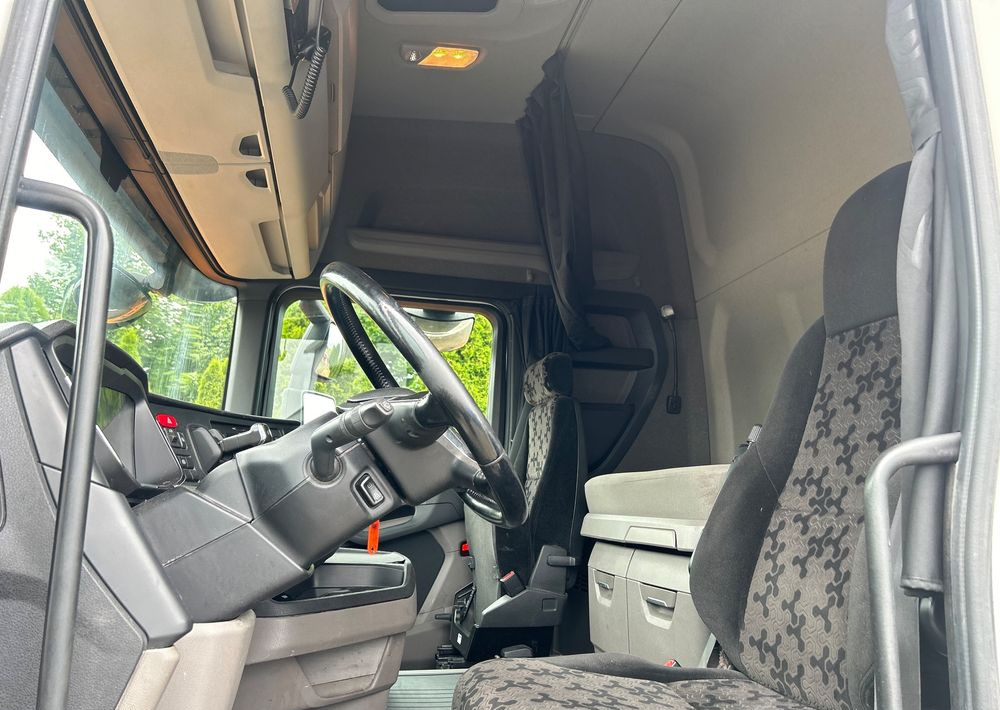 Cabeza tractora Scania R450 NAUKA JAZDY RETARDER STANDARD 7300kg / DOBRA POD WYWROTKĘ / KLIMA POSTOJOWA z Niemiec HYDRAULIKA: foto 22 Cabeza tractora Scania R450 NAUKA JAZDY RETARDER STANDARD 7300kg / DOBRA POD WYWROTKĘ / KLIMA POSTOJOWA z Niemiec HYDRAULIKA: foto 22