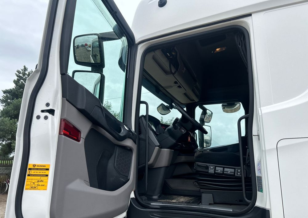 Cabeza tractora Scania R450 NAUKA JAZDY RETARDER STANDARD 7300kg / DOBRA POD WYWROTKĘ / KLIMA POSTOJOWA z Niemiec HYDRAULIKA: foto 16 Cabeza tractora Scania R450 NAUKA JAZDY RETARDER STANDARD 7300kg / DOBRA POD WYWROTKĘ / KLIMA POSTOJOWA z Niemiec HYDRAULIKA: foto 16