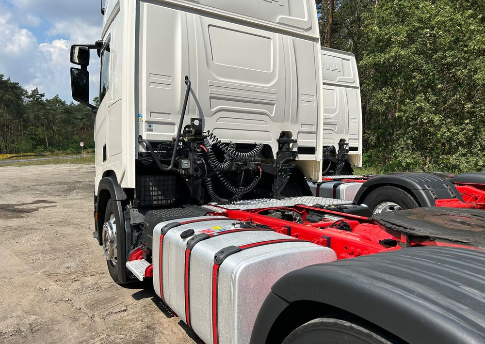 Cabeza tractora Scania R450 NAUKA JAZDY RETARDER STANDARD 7300kg / DOBRA POD WYWROTKĘ / KLIMA POSTOJOWA z Niemiec HYDRAULIKA: foto 36 Cabeza tractora Scania R450 NAUKA JAZDY RETARDER STANDARD 7300kg / DOBRA POD WYWROTKĘ / KLIMA POSTOJOWA z Niemiec HYDRAULIKA: foto 36