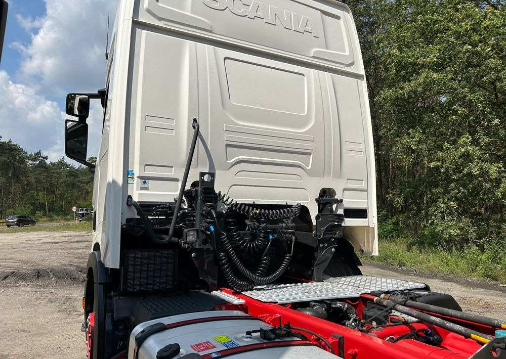Cabeza tractora Scania R450 NAUKA JAZDY RETARDER STANDARD 7300kg / DOBRA POD WYWROTKĘ / KLIMA POSTOJOWA z Niemiec HYDRAULIKA: foto 32 Cabeza tractora Scania R450 NAUKA JAZDY RETARDER STANDARD 7300kg / DOBRA POD WYWROTKĘ / KLIMA POSTOJOWA z Niemiec HYDRAULIKA: foto 32