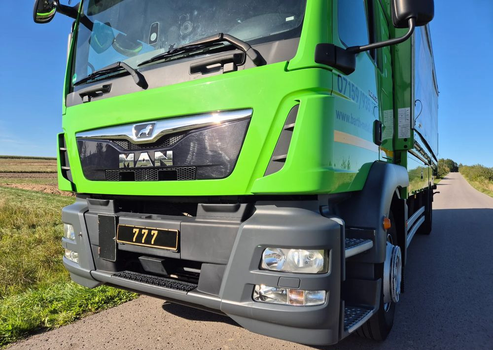 MAN Tgm 18.320 FULL SERWIS UNIKAT TOP ORYGINALNY PRZEBIEG z Niemiec AUTOMAT WINDA ACC Pirelli klima postojowa 18.250 18.290 15.250 15.290 15.320 - Camión lona: foto 3 MAN Tgm 18.320 FULL SERWIS UNIKAT TOP ORYGINALNY PRZEBIEG z Niemiec AUTOMAT WINDA ACC Pirelli klima postojowa 18.250 18.290 15.250 15.290 15.320 - Camión lona: foto 3