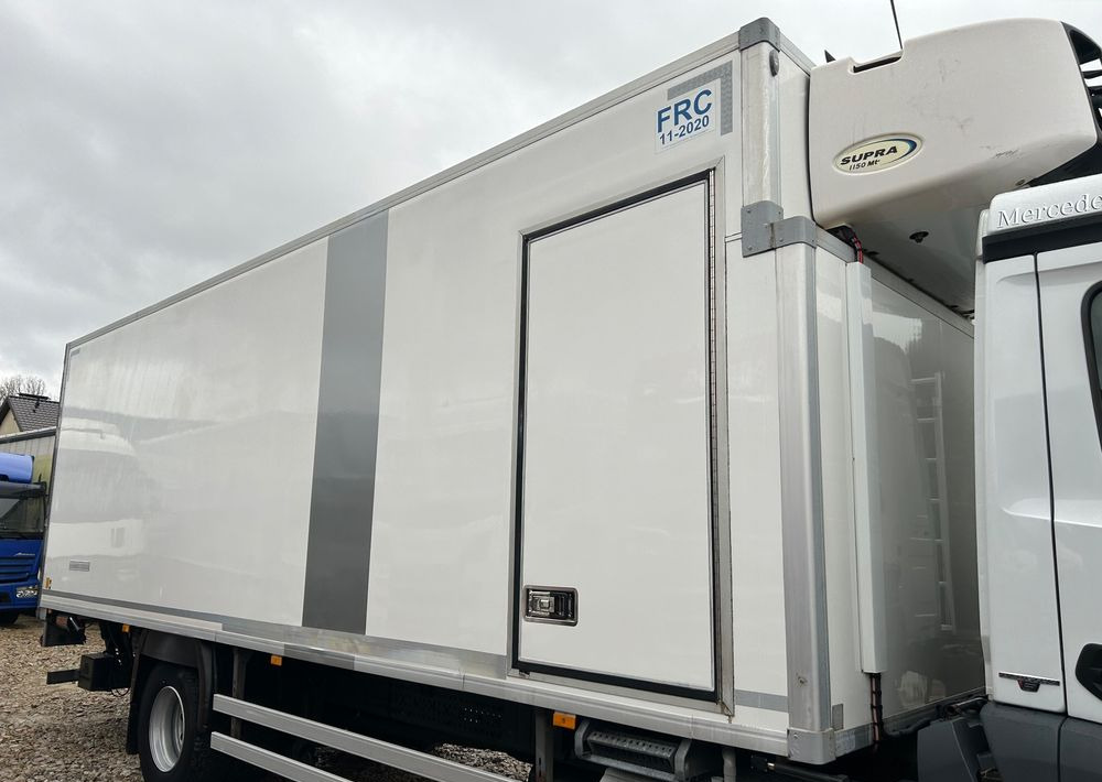 Mercedes-Benz Antos 1824 CARRIER SUPRA 1150 DRZWI + winda i drzwi boczne / 7.7m / z Holandii / KLIMA LEKKI / Axor man Tgm T1000-R THERMO King - Camión frigorífico: foto 3 Mercedes-Benz Antos 1824 CARRIER SUPRA 1150 DRZWI + winda i drzwi boczne / 7.7m / z Holandii / KLIMA LEKKI / Axor man Tgm T1000-R THERMO King - Camión frigorífico: foto 3