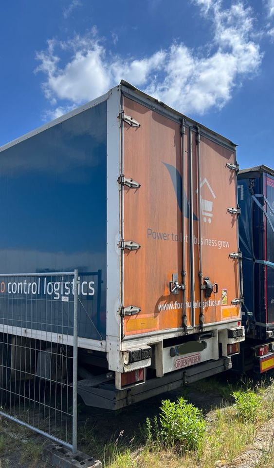 Wielton 2 osiowa NAUKA JAZDY 2 osie z Holandii dwu dwuosiowa dwie osie 2osiowa 2osie - Semirremolque caja cerrada: foto 2 Wielton 2 osiowa NAUKA JAZDY 2 osie z Holandii dwu dwuosiowa dwie osie 2osiowa 2osie - Semirremolque caja cerrada: foto 2