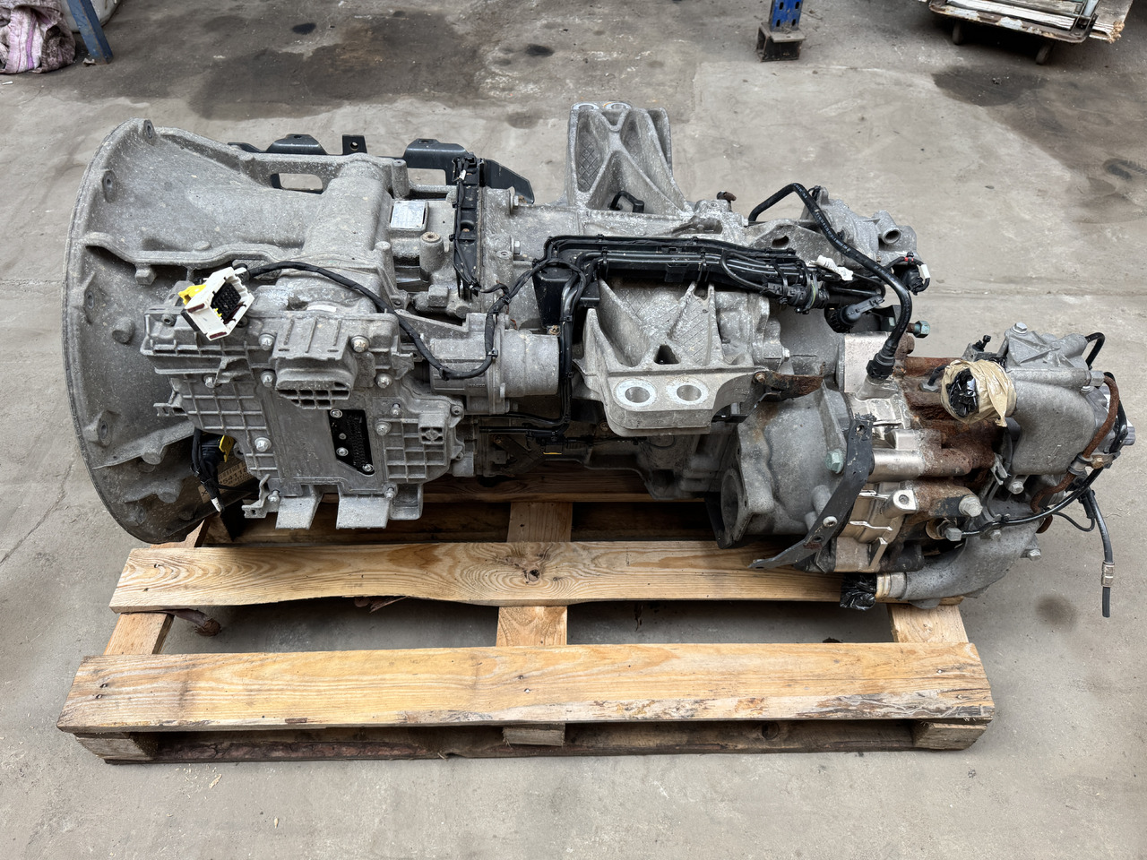 Mercedes-Benz Actros MP 4 G211-12   Mercedes-Benz Actros MP 4 truck - Caja de cambios para Camión: foto 1 Mercedes-Benz Actros MP 4 G211-12   Mercedes-Benz Actros MP 4 truck - Caja de cambios para Camión: foto 1