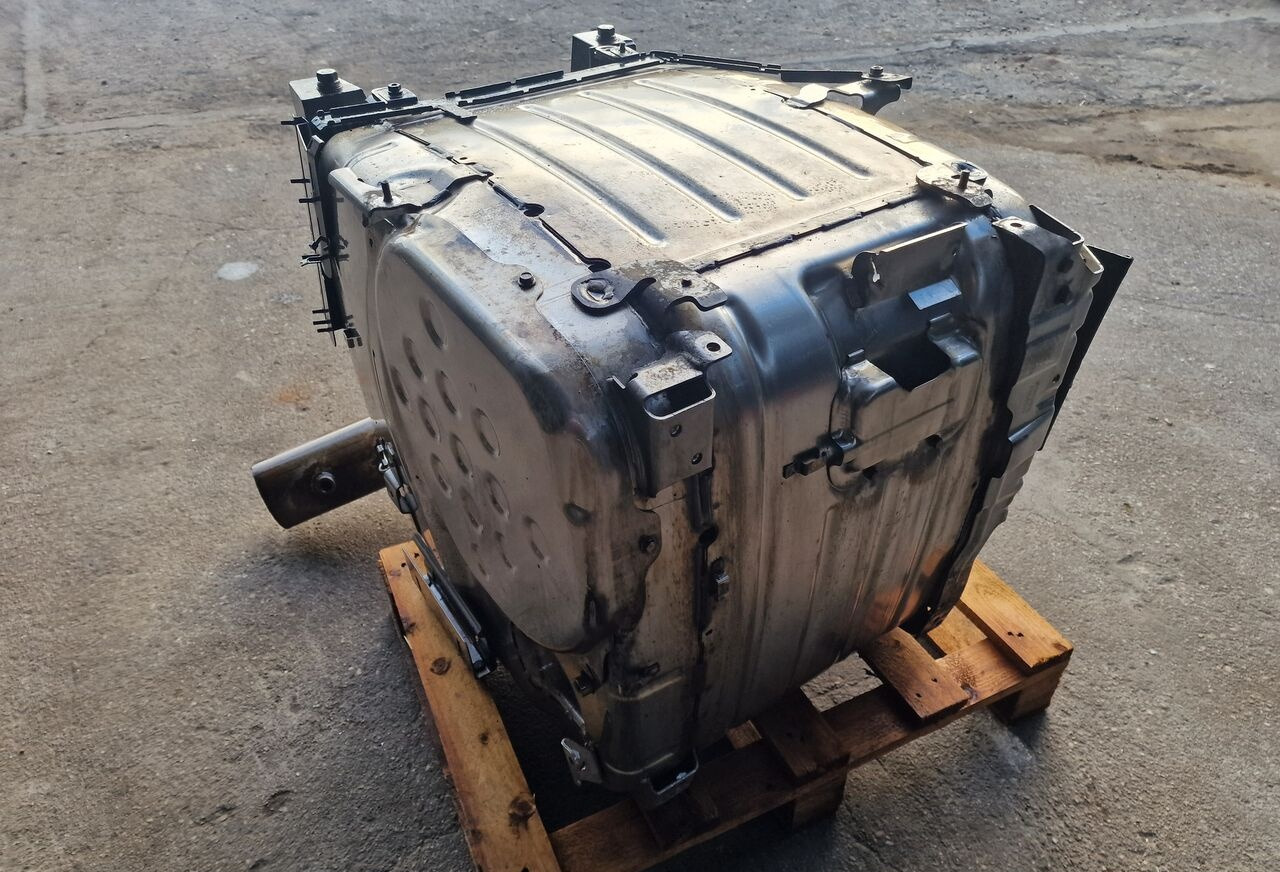 Scania Katalizator DPF R XPI Euro 6 DC13 2164453 2158333   Scania R XPI 410 Euro 6 DC13 2164453 2158333 truck - Silenciador para Camión: foto 2 Scania Katalizator DPF R XPI Euro 6 DC13 2164453 2158333   Scania R XPI 410 Euro 6 DC13 2164453 2158333 truck - Silenciador para Camión: foto 2
