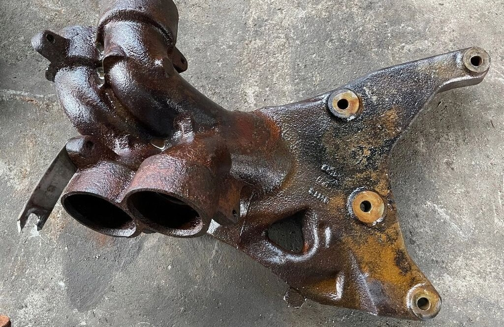 Scania R 730 V8 1906965 Scania R 730 V8 1906965 truck - Colector de escape para Camión: foto 4 Scania R 730 V8 1906965 Scania R 730 V8 1906965 truck - Colector de escape para Camión: foto 4