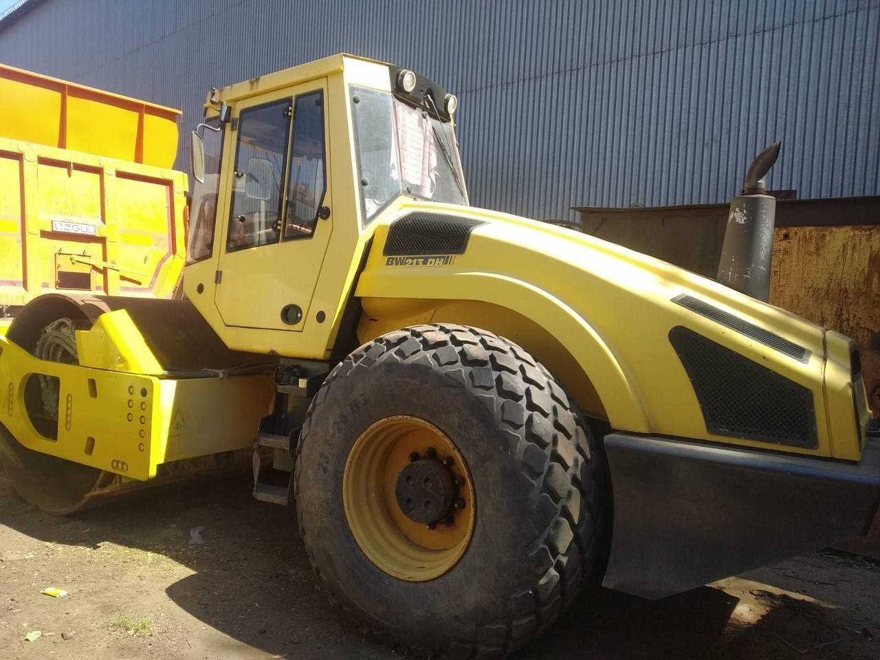 BOMAG BW 213 DH-4 - Compactador: foto 1 BOMAG BW 213 DH-4 - Compactador: foto 1