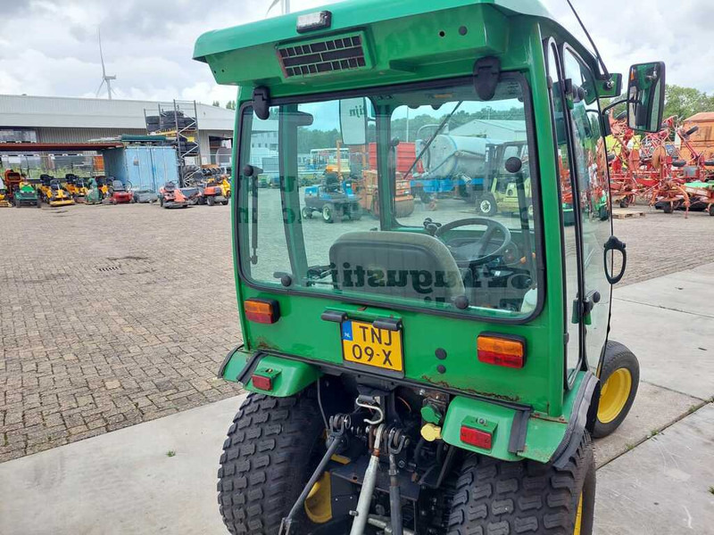 John Deere 2320 - Mini tractor: foto 5 John Deere 2320 - Mini tractor: foto 5