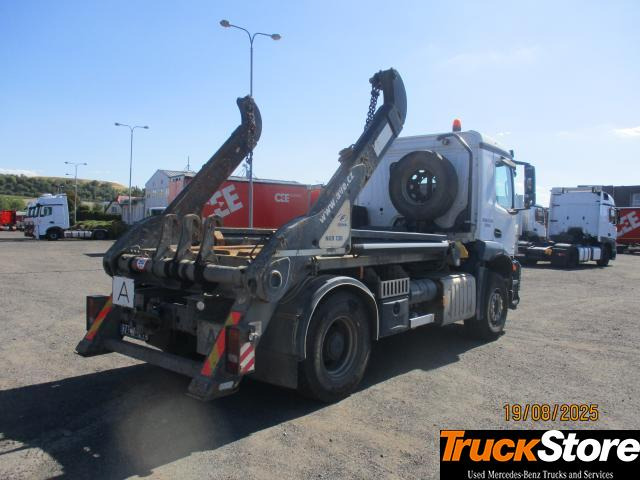 Mercedes-Benz Arocs 1846 LK - Camión portacontenedor de cadenas: foto 4 Mercedes-Benz Arocs 1846 LK - Camión portacontenedor de cadenas: foto 4