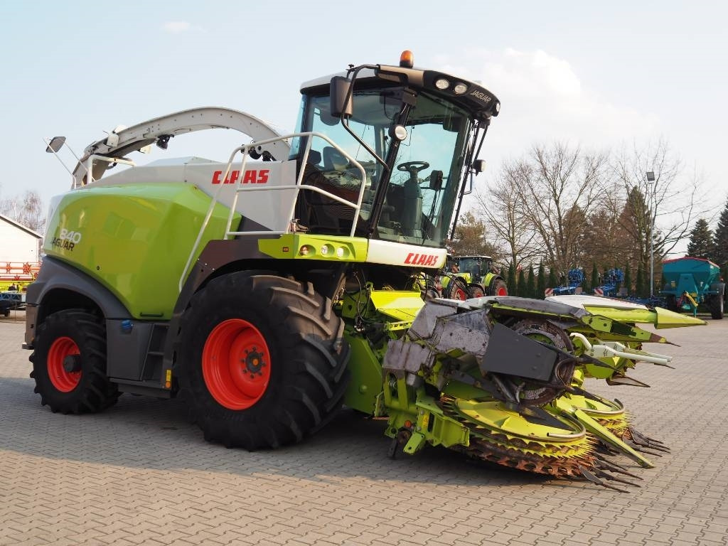 Claas Jaguar 840 4WD + Orbis 450 - Cosechadora de forraje: foto 4 Claas Jaguar 840 4WD + Orbis 450 - Cosechadora de forraje: foto 4