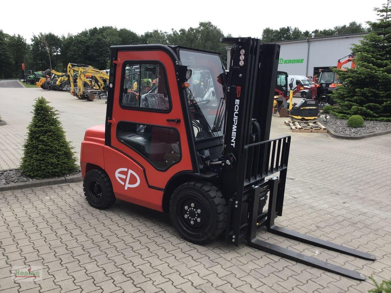 EP Equipment CPCD30T8 Kabine - Carretilla elevadora diésel: foto 3 EP Equipment CPCD30T8 Kabine - Carretilla elevadora diésel: foto 3