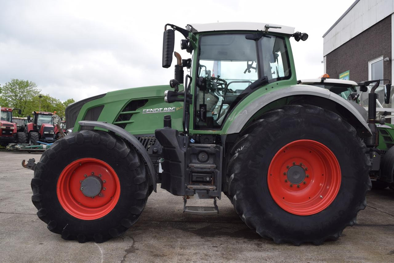 Fendt 826 Vario SCR ProfiPlus - Tractor: foto 1 Fendt 826 Vario SCR ProfiPlus - Tractor: foto 1
