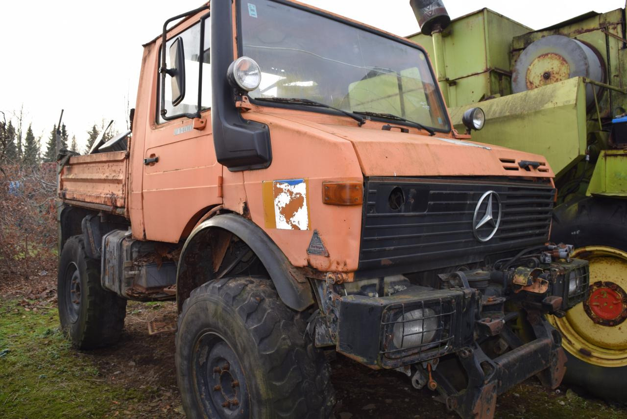 Mercedes-Benz Unimog U1200 - Tractor: foto 1 Mercedes-Benz Unimog U1200 - Tractor: foto 1