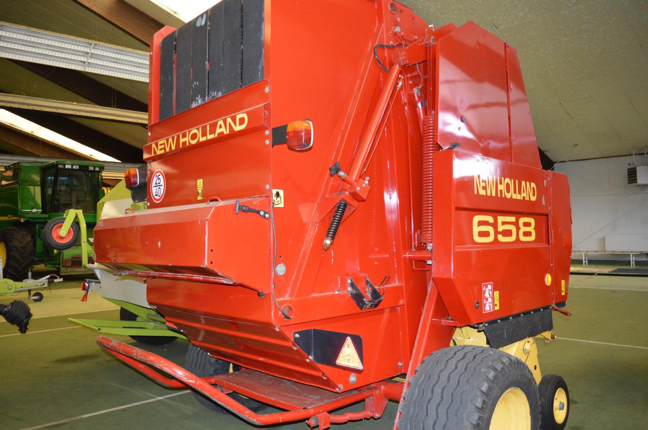 New Holland 658 - Rotoempacadora: foto 3 New Holland 658 - Rotoempacadora: foto 3