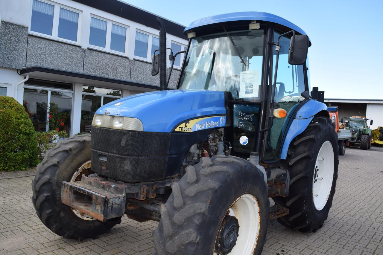 New Holland TD 5040 - Tractor: foto 4 New Holland TD 5040 - Tractor: foto 4