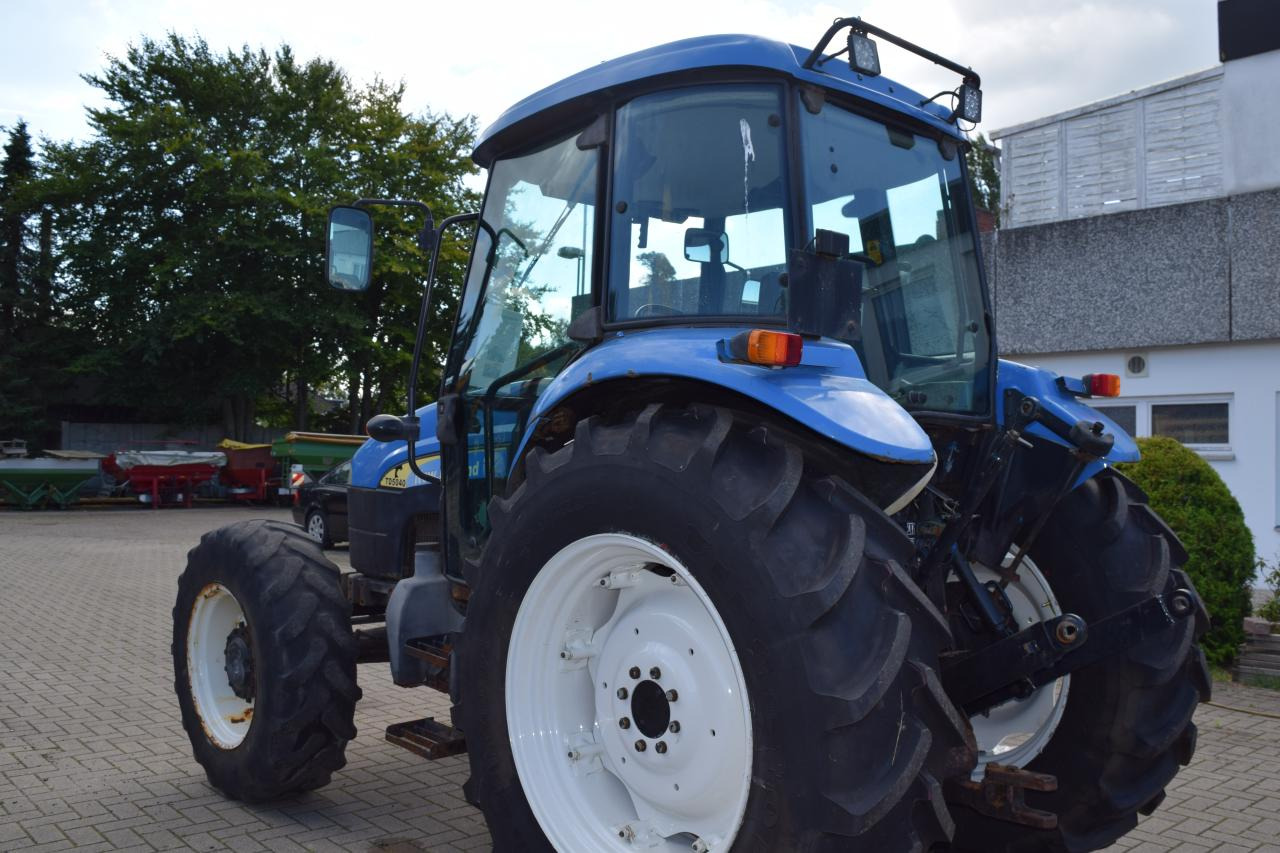 New Holland TD 5040 - Tractor: foto 5 New Holland TD 5040 - Tractor: foto 5
