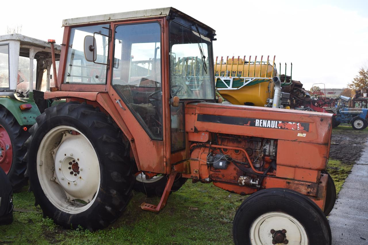 Tractor Renault 651: foto 1