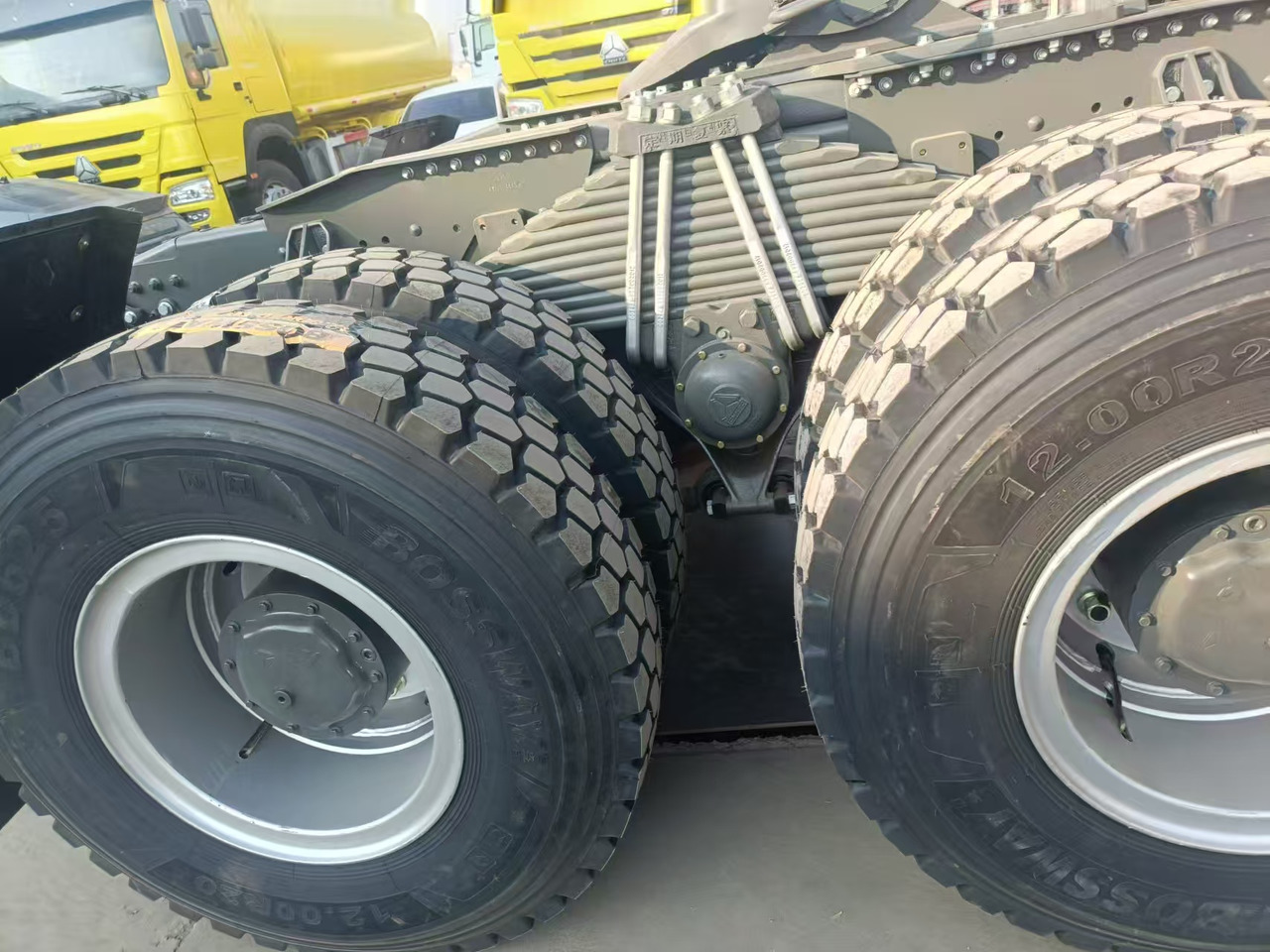 SINOTRUK HOWO - Cabeza tractora: foto 5 SINOTRUK HOWO - Cabeza tractora: foto 5