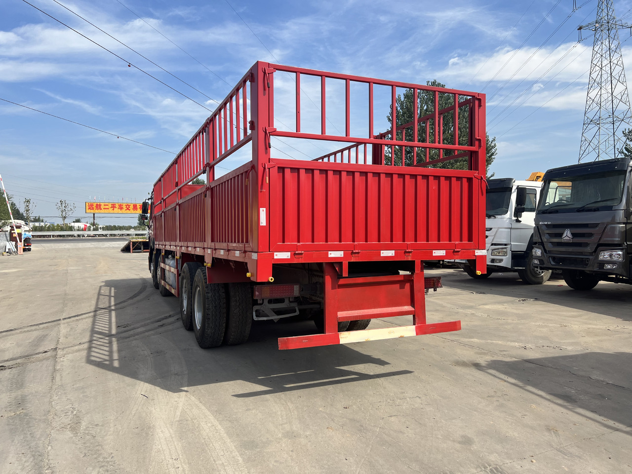 SINOTRUK HOWO 8*4 Fence Truck - Camión: foto 5 SINOTRUK HOWO 8*4 Fence Truck - Camión: foto 5