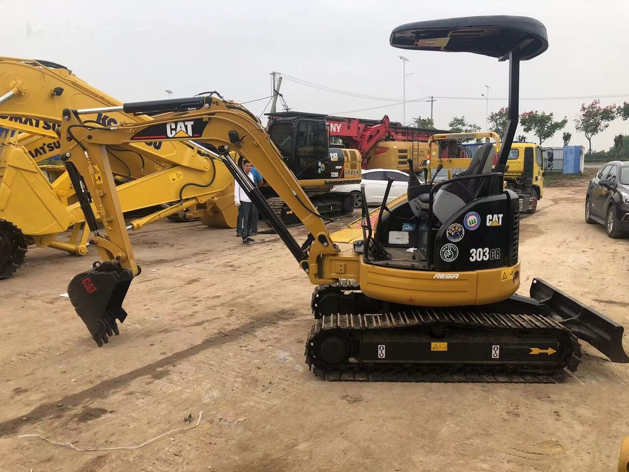 Caterpillar 303CR - Miniexcavadora: foto 1 Caterpillar 303CR - Miniexcavadora: foto 1