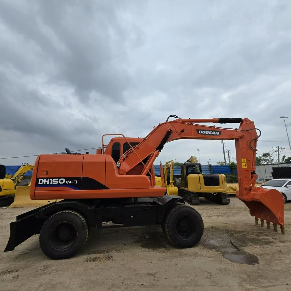 Doosan DH150W - Excavadora de ruedas: foto 1 Doosan DH150W - Excavadora de ruedas: foto 1