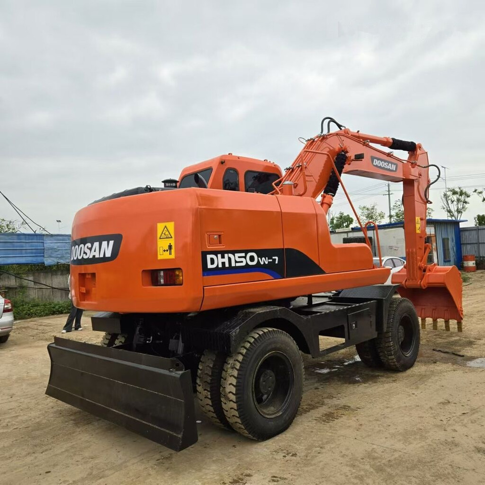 Doosan DH150W - Excavadora de ruedas: foto 4 Doosan DH150W - Excavadora de ruedas: foto 4