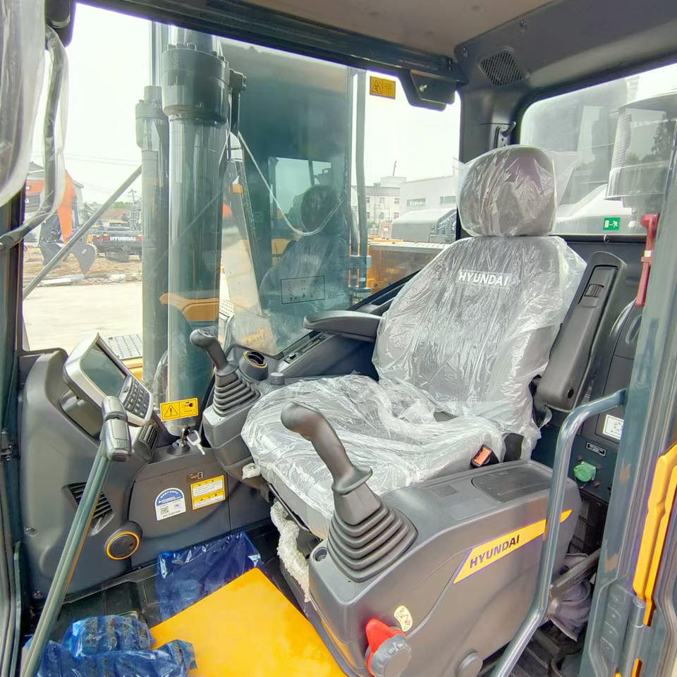 HYUNDAI HX220L - Excavadora de cadenas: foto 4 HYUNDAI HX220L - Excavadora de cadenas: foto 4