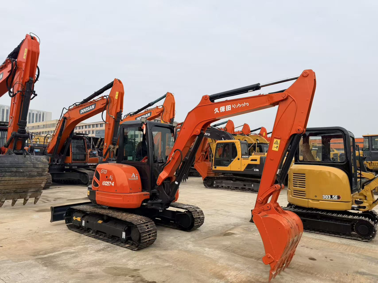 KUBOTA KX057-4 - Miniexcavadora: foto 1 KUBOTA KX057-4 - Miniexcavadora: foto 1