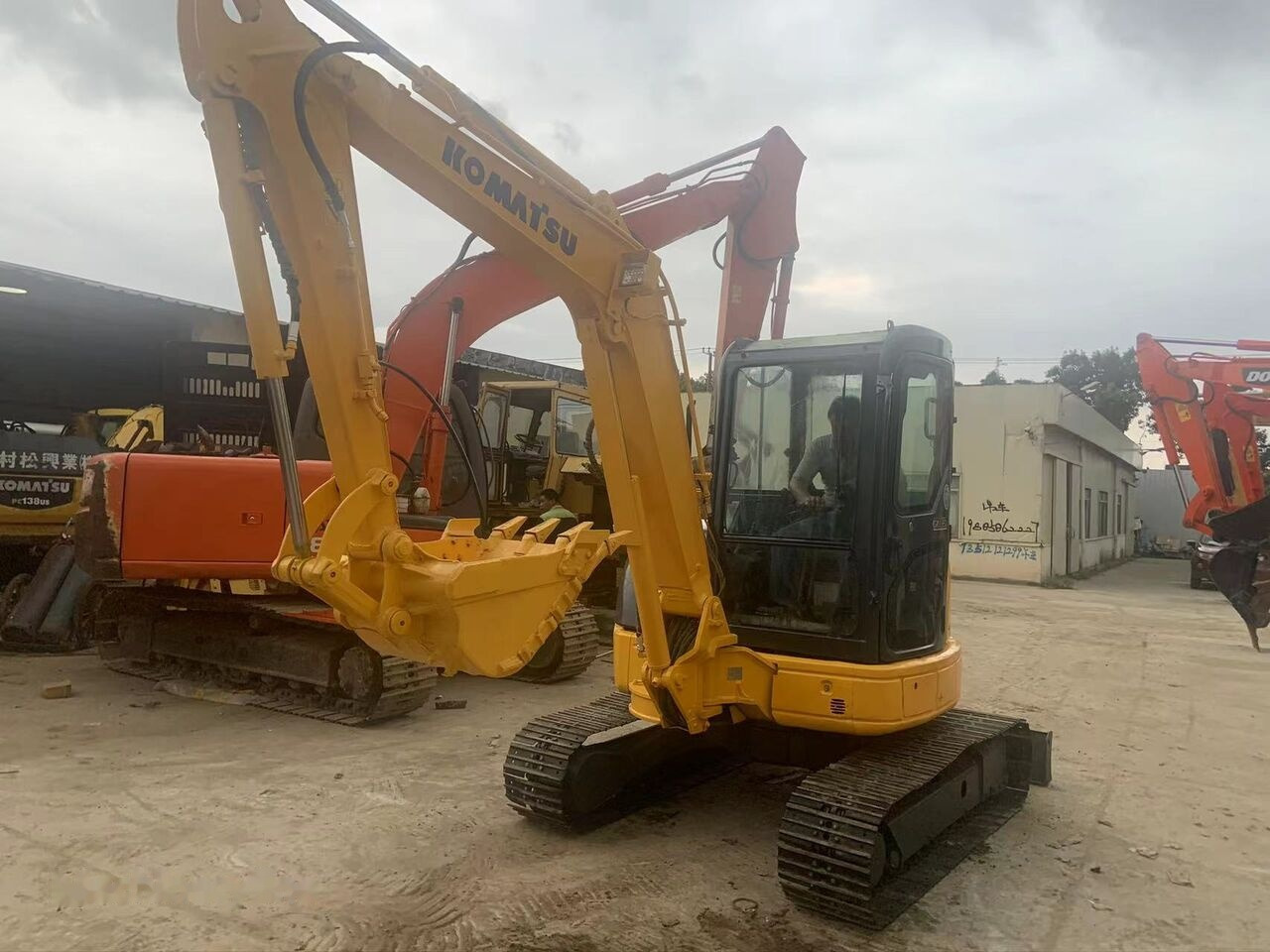 Miniexcavadora Komatsu PC40MR: foto 8