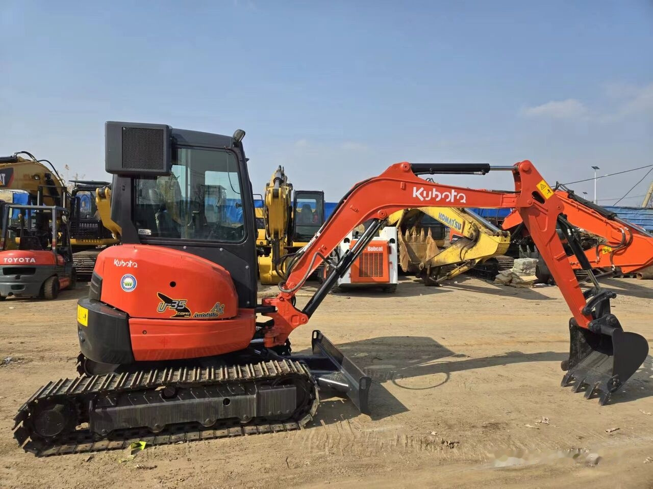 Kubota U35 - Miniexcavadora: foto 1 Kubota U35 - Miniexcavadora: foto 1