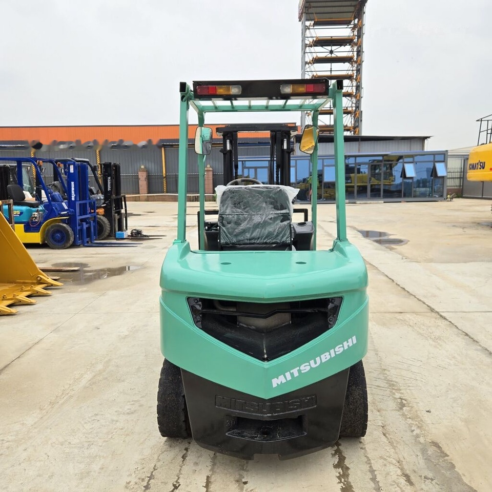 Mitsubishi FD30 - Carretilla elevadora diésel: foto 3 Mitsubishi FD30 - Carretilla elevadora diésel: foto 3