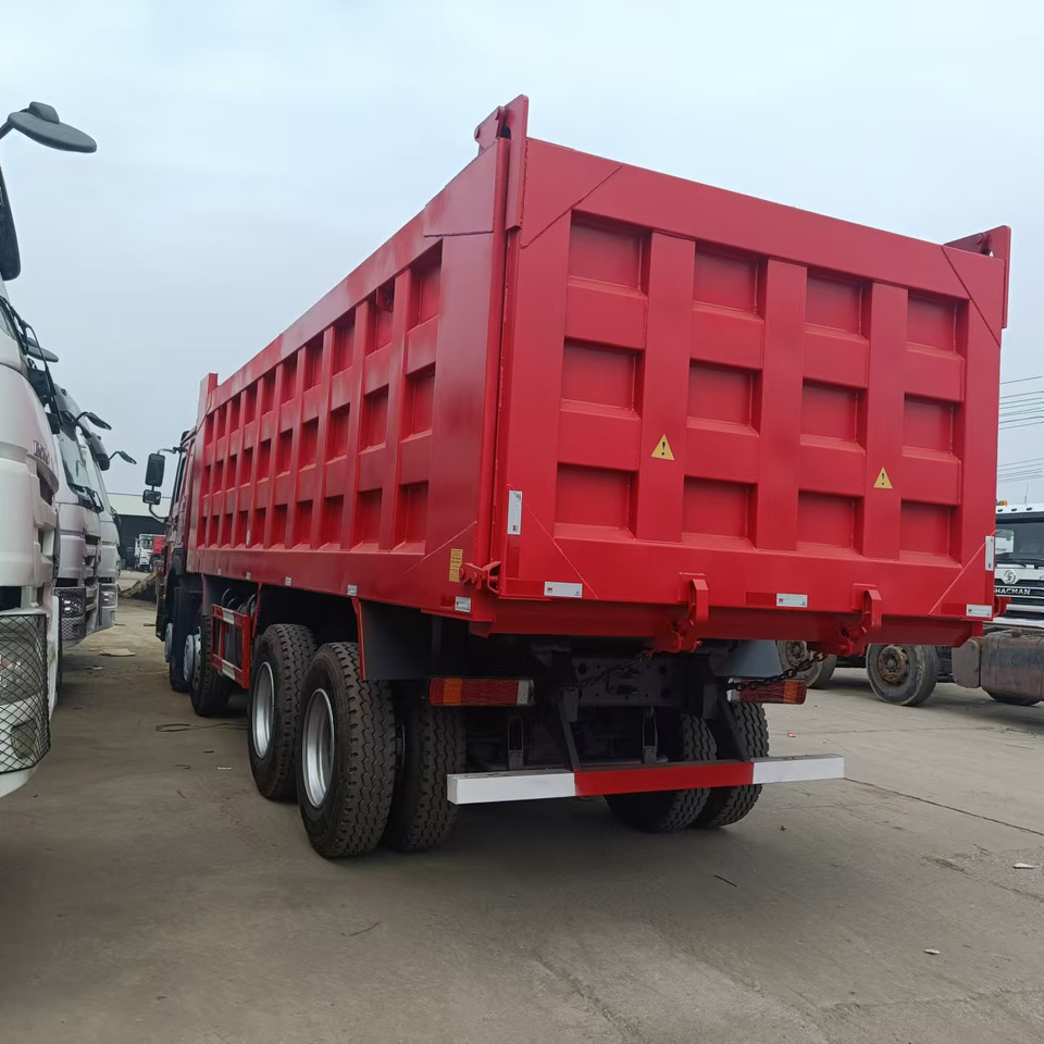 SINOTRUK HOWO - Camión volquete: foto 4 SINOTRUK HOWO - Camión volquete: foto 4