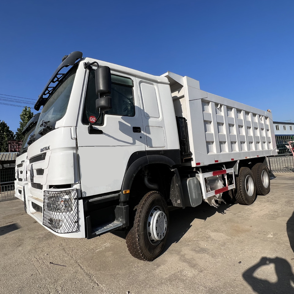 SINOTRUK HOWO - Camión volquete: foto 2 SINOTRUK HOWO - Camión volquete: foto 2