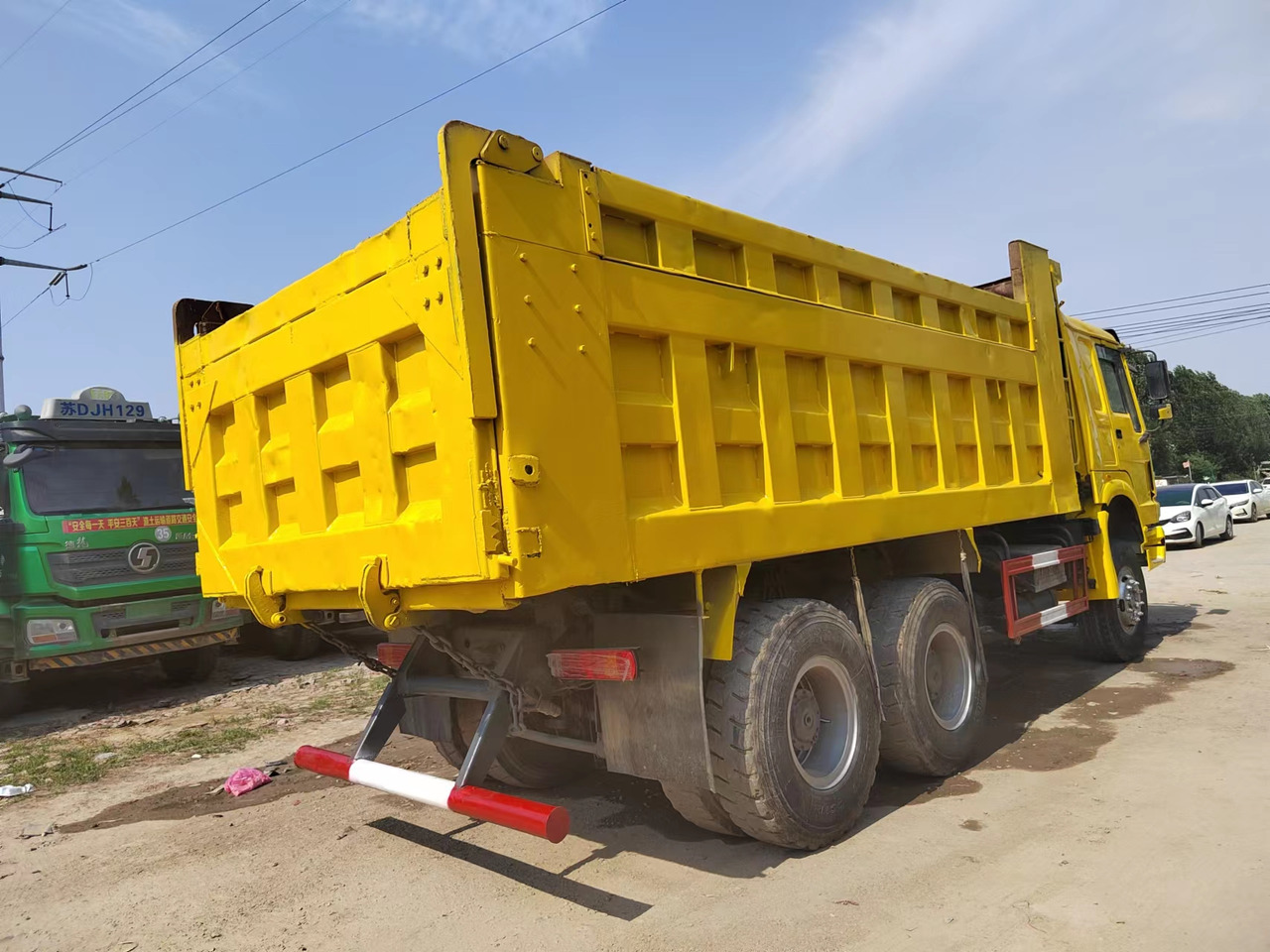 SINOTRUK HOWO - Camión volquete: foto 5 SINOTRUK HOWO - Camión volquete: foto 5