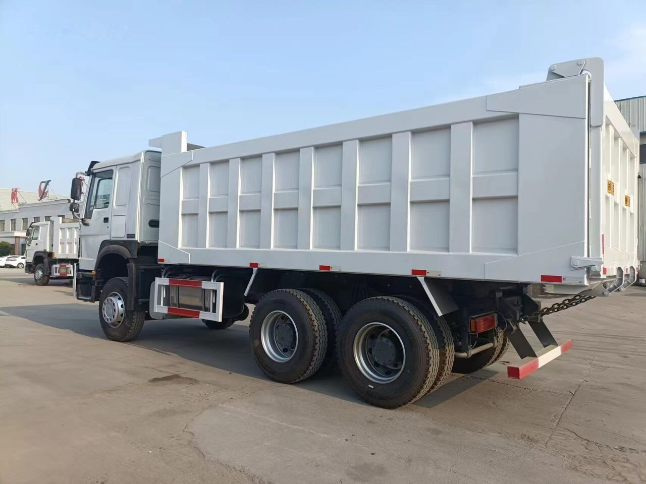 Camión volquete Sinotruk Howo 6*4: foto 10