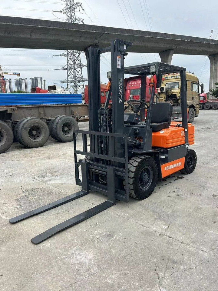 Toyota FD25 - Carretilla elevadora diésel: foto 4 Toyota FD25 - Carretilla elevadora diésel: foto 4