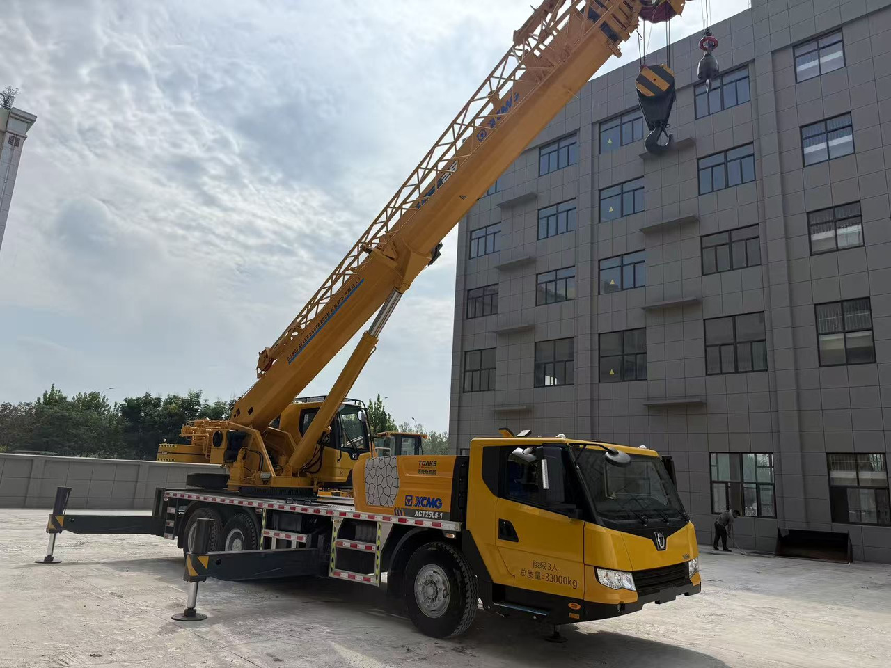 XCMG XCT25L5 - Camión grúa: foto 3 XCMG XCT25L5 - Camión grúa: foto 3