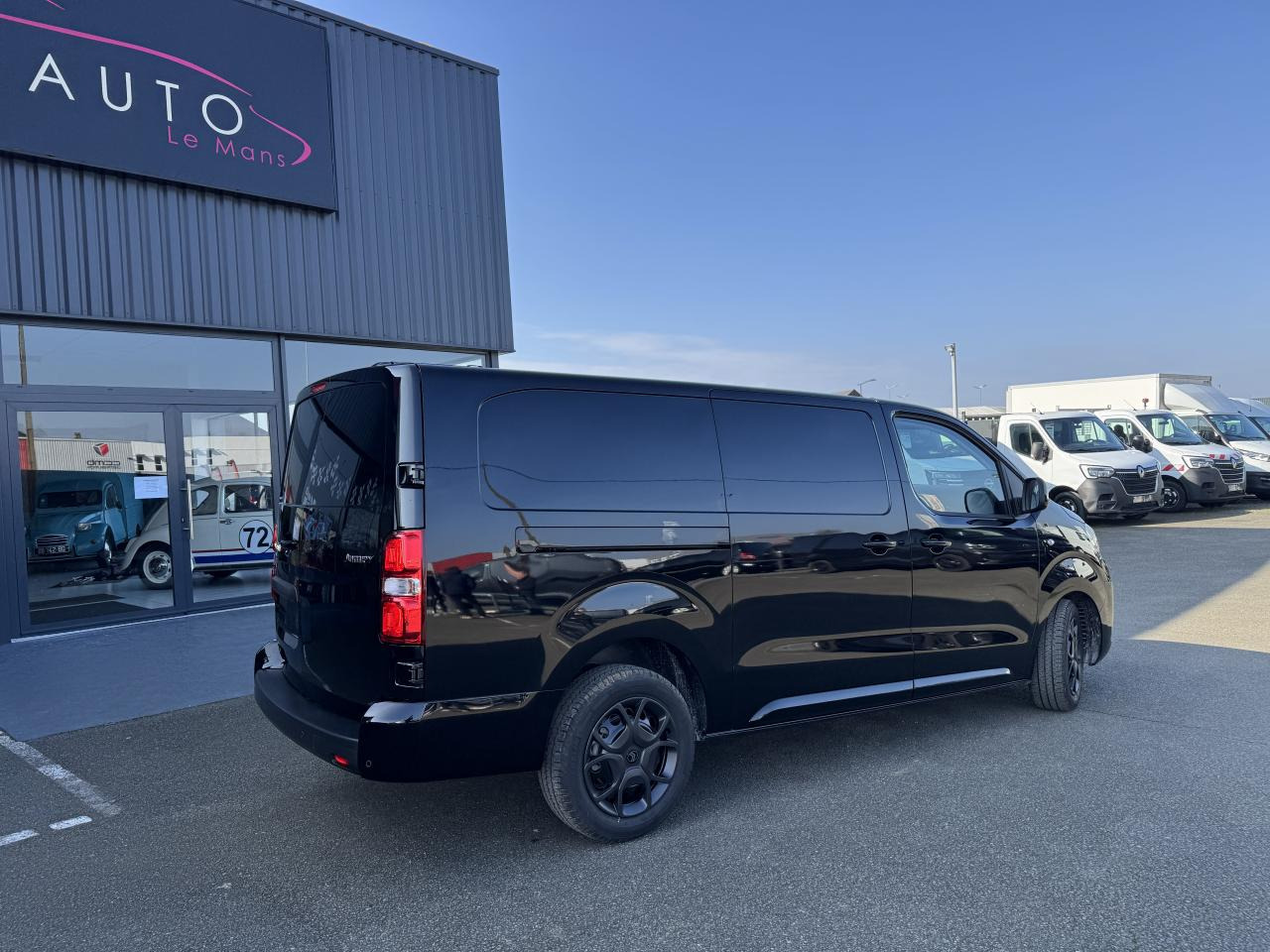 CITROEN Jumpy M 2.0 BlueHDi - 180 S&S - BV EAT8 III FOURGON . PHASE 2 - Furgón: foto 5 CITROEN Jumpy M 2.0 BlueHDi - 180 S&S - BV EAT8 III FOURGON . PHASE 2 - Furgón: foto 5