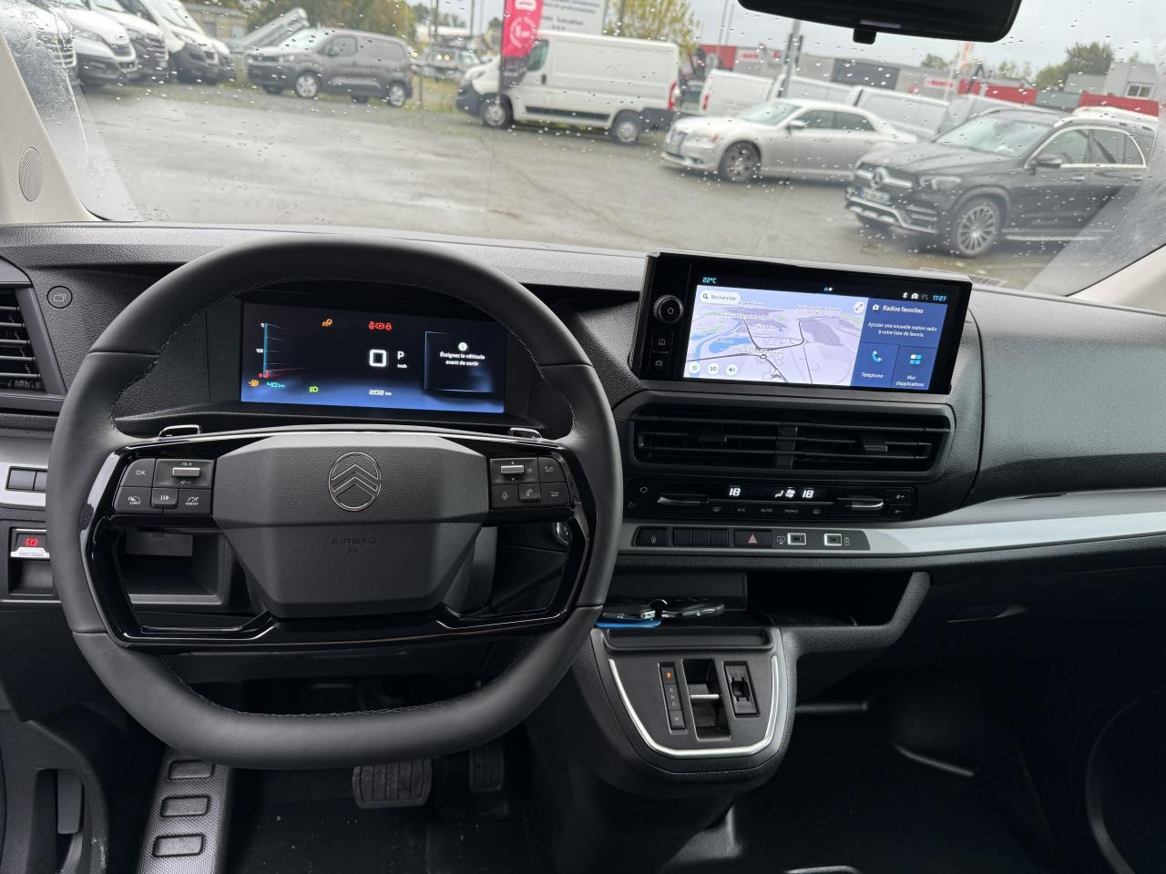 Citroen Jumpy M 2.0 BLUEHDI 180CH S&S CABINE APPROFONDIE FIXE EAT8 - Furgoneta combi: foto 3 Citroen Jumpy M 2.0 BLUEHDI 180CH S&S CABINE APPROFONDIE FIXE EAT8 - Furgoneta combi: foto 3