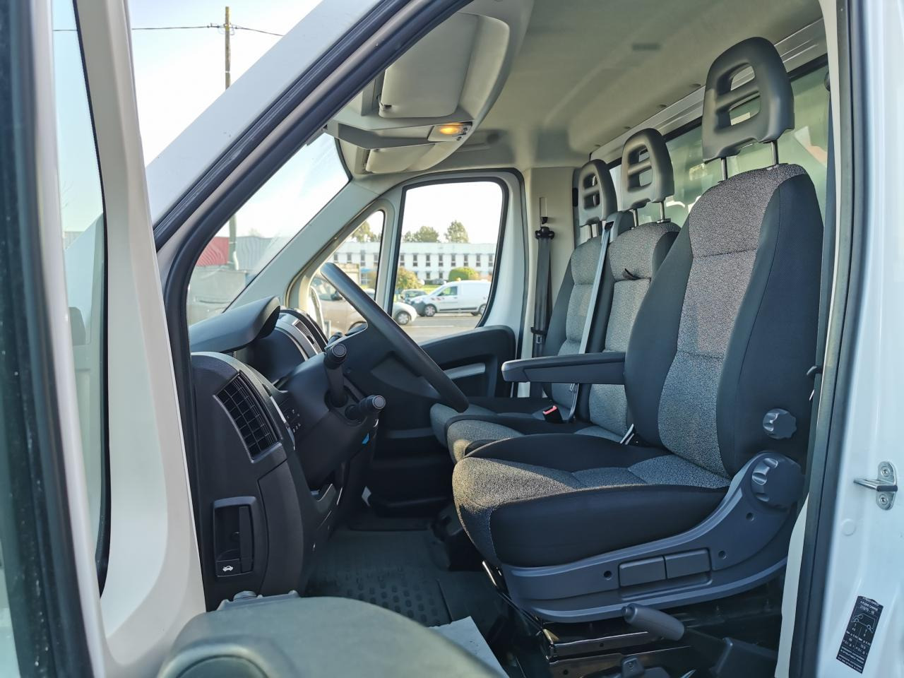 FIAT Ducato Maxi HD 3.5 L 2.2 Multijet 3 - 140 III TRANSPORTS SPECIFIQUES Grand Volume 20m3 + hayon 750 - Furgoneta caja cerrada: foto 5 FIAT Ducato Maxi HD 3.5 L 2.2 Multijet 3 - 140 III TRANSPORTS SPECIFIQUES Grand Volume 20m3 + hayon 750 - Furgoneta caja cerrada: foto 5