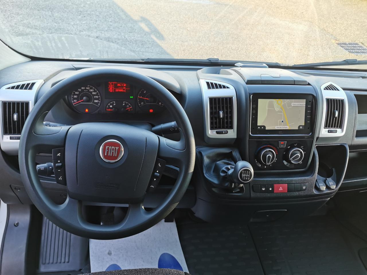 FIAT Ducato Maxi HD 3.5 L 2.2 Multijet 3 - 140 III TRANSPORTS SPECIFIQUES Grand Volume 20m3 + hayon 750 - Furgoneta caja cerrada: foto 4 FIAT Ducato Maxi HD 3.5 L 2.2 Multijet 3 - 140 III TRANSPORTS SPECIFIQUES Grand Volume 20m3 + hayon 750 - Furgoneta caja cerrada: foto 4