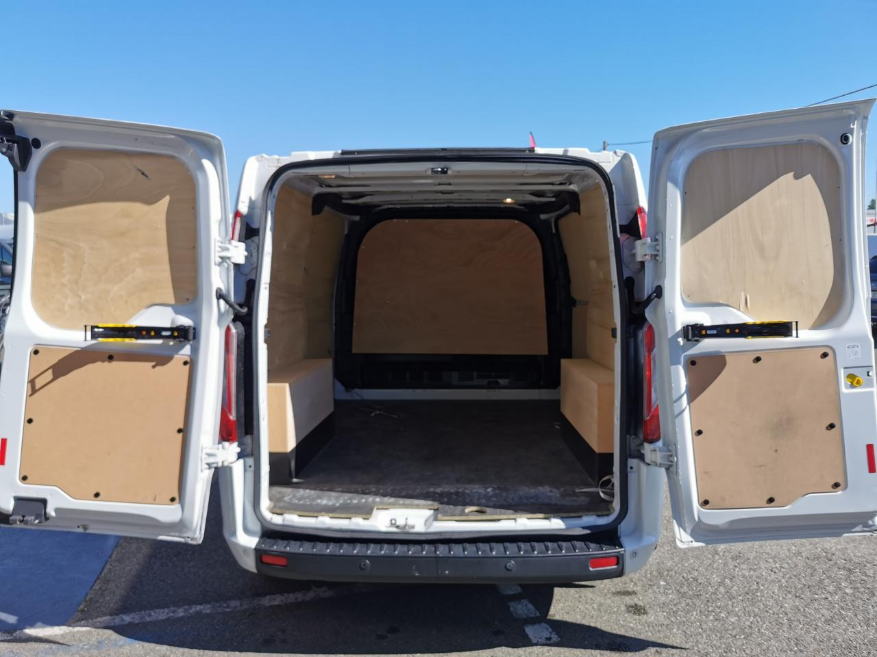 FORD Transit Custom 2.0 TDCi - 130 - BVA S&S TRANSIT CUSTOM FOURGON Fourgon 300 L1H1 Trend Business P - Furgón: foto 3 FORD Transit Custom 2.0 TDCi - 130 - BVA S&S TRANSIT CUSTOM FOURGON Fourgon 300 L1H1 Trend Business P - Furgón: foto 3