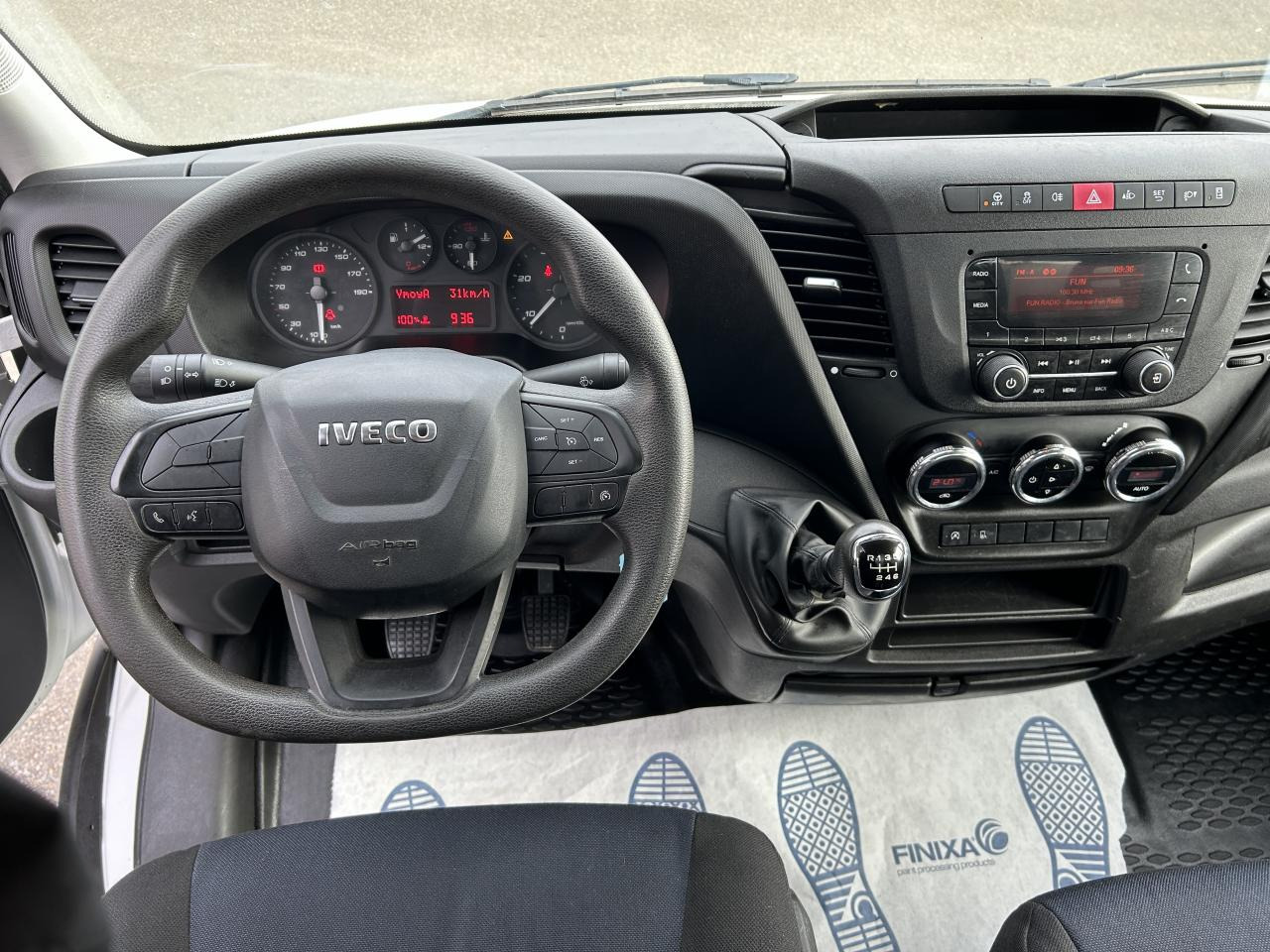 IVECO Daily 35 C 14 S&S (Quad-Leaf) CHASSIS CABINE 2014 35C/35S Chassis cabine 35 C Epmt.3.75 PHASE 3 - Furgoneta basculante: foto 3 IVECO Daily 35 C 14 S&S (Quad-Leaf) CHASSIS CABINE 2014 35C/35S Chassis cabine 35 C Epmt.3.75 PHASE 3 - Furgoneta basculante: foto 3