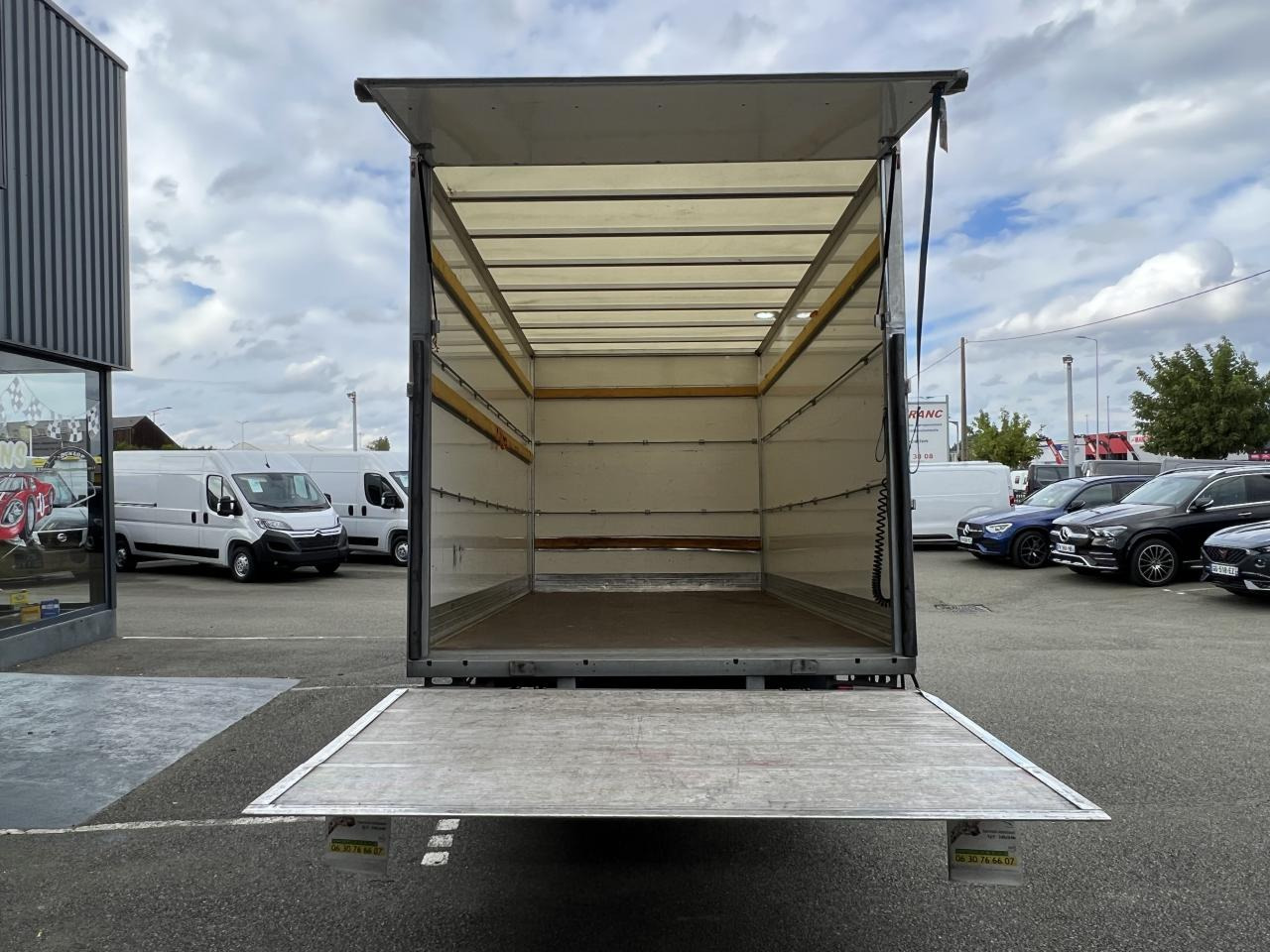 IVECO Daily 35 C 16 S&S (Quad-Leaf) CHASSIS CABINE 2014 35C/35S Chassis cabine 35 C Epmt.4.1 PHASE 4 - Furgoneta caja cerrada: foto 3 IVECO Daily 35 C 16 S&S (Quad-Leaf) CHASSIS CABINE 2014 35C/35S Chassis cabine 35 C Epmt.4.1 PHASE 4 - Furgoneta caja cerrada: foto 3